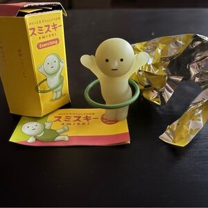 [NEW] Smiski Exercising Figurine - Hula Hoop